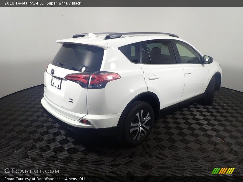 Super White / Black 2018 Toyota RAV4 LE