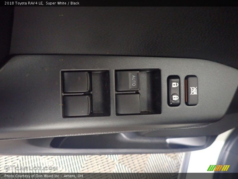 Super White / Black 2018 Toyota RAV4 LE