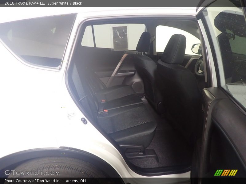 Super White / Black 2018 Toyota RAV4 LE