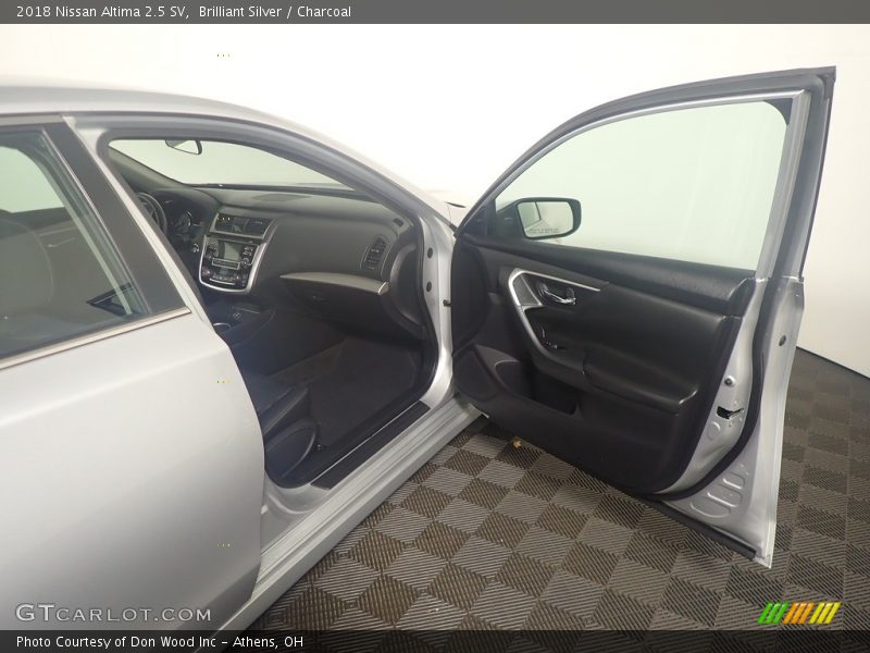 Brilliant Silver / Charcoal 2018 Nissan Altima 2.5 SV
