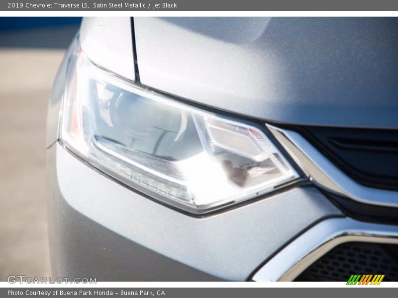 Satin Steel Metallic / Jet Black 2019 Chevrolet Traverse LS