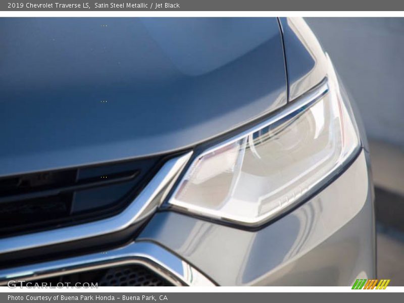 Satin Steel Metallic / Jet Black 2019 Chevrolet Traverse LS