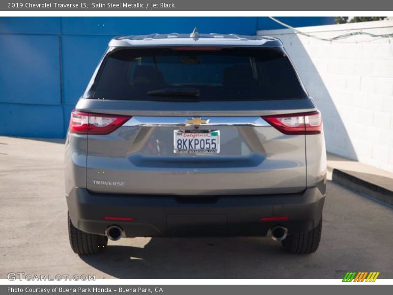 Satin Steel Metallic / Jet Black 2019 Chevrolet Traverse LS