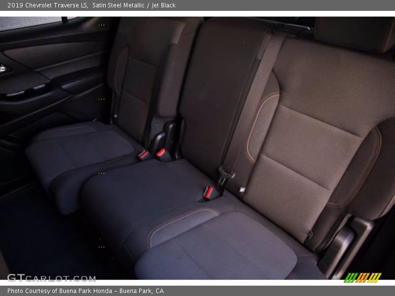 Satin Steel Metallic / Jet Black 2019 Chevrolet Traverse LS