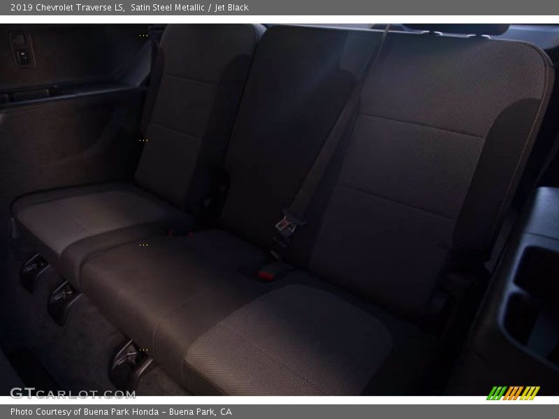 Satin Steel Metallic / Jet Black 2019 Chevrolet Traverse LS