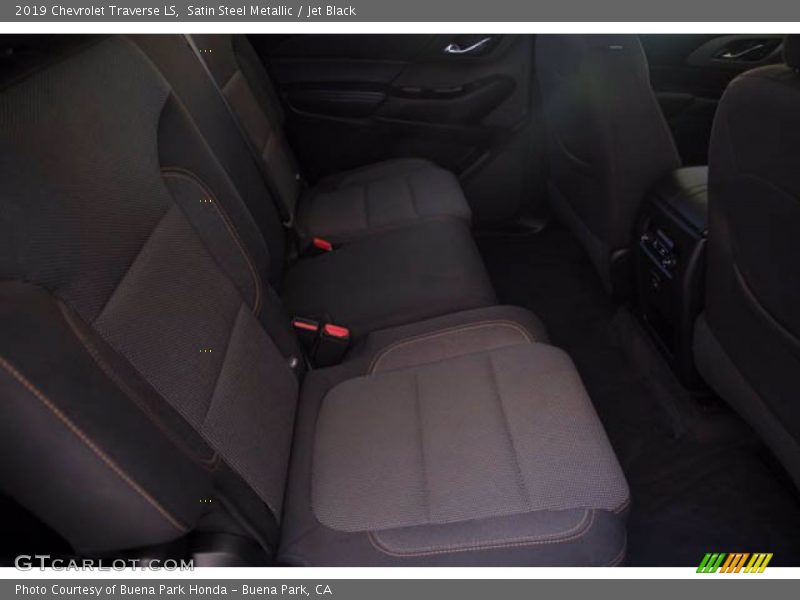 Satin Steel Metallic / Jet Black 2019 Chevrolet Traverse LS