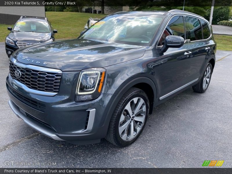 Front 3/4 View of 2020 Telluride S