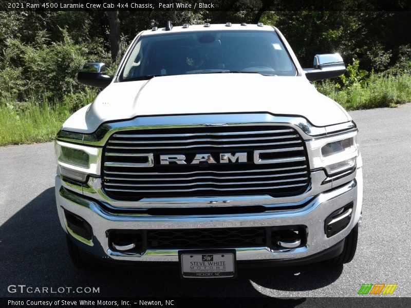 Pearl White / Black 2021 Ram 4500 Laramie Crew Cab 4x4 Chassis