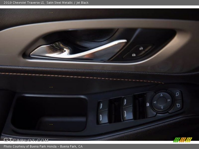 Satin Steel Metallic / Jet Black 2019 Chevrolet Traverse LS