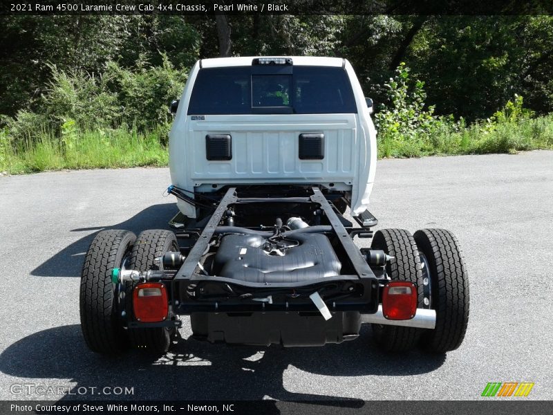 Pearl White / Black 2021 Ram 4500 Laramie Crew Cab 4x4 Chassis