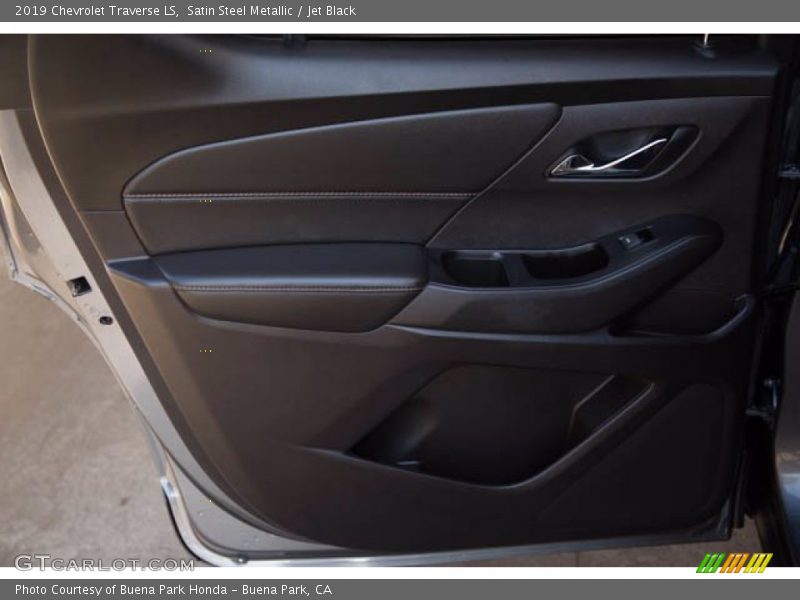 Satin Steel Metallic / Jet Black 2019 Chevrolet Traverse LS