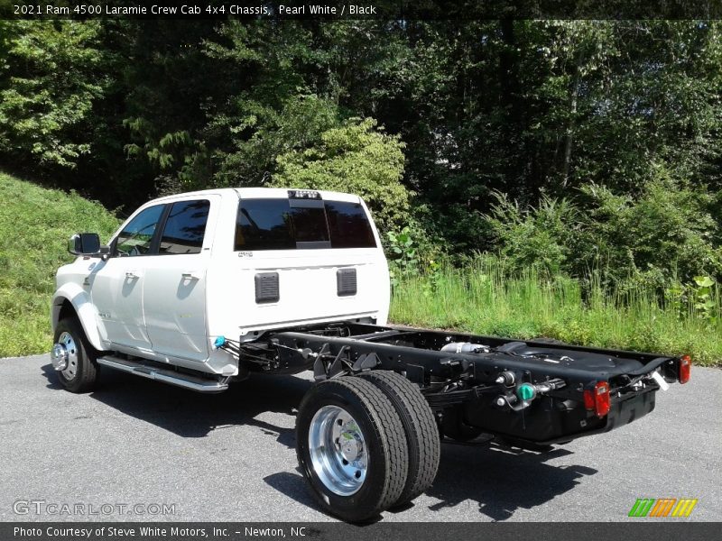 Pearl White / Black 2021 Ram 4500 Laramie Crew Cab 4x4 Chassis