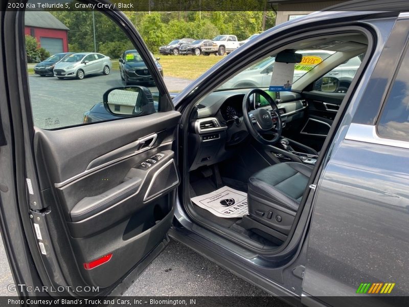 Gravity Grey / Black 2020 Kia Telluride S