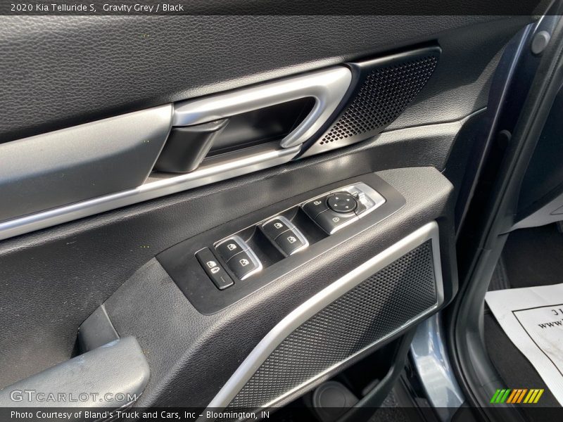 Gravity Grey / Black 2020 Kia Telluride S