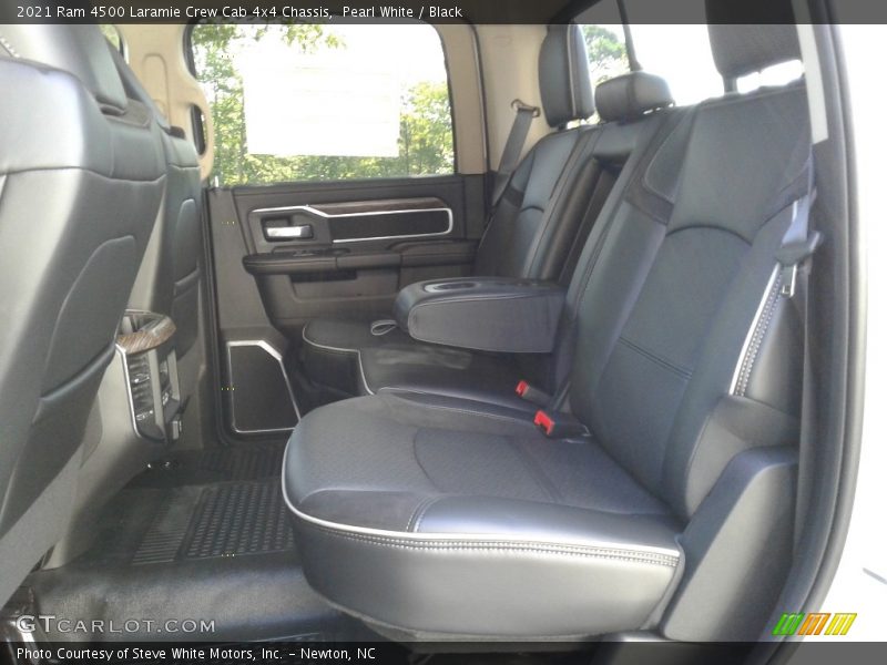 Pearl White / Black 2021 Ram 4500 Laramie Crew Cab 4x4 Chassis