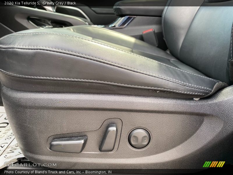 Gravity Grey / Black 2020 Kia Telluride S