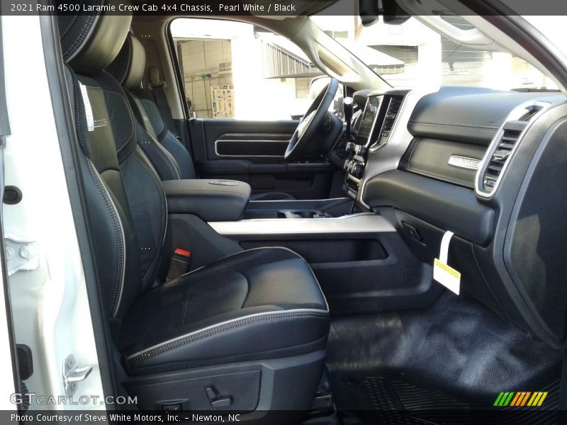Pearl White / Black 2021 Ram 4500 Laramie Crew Cab 4x4 Chassis