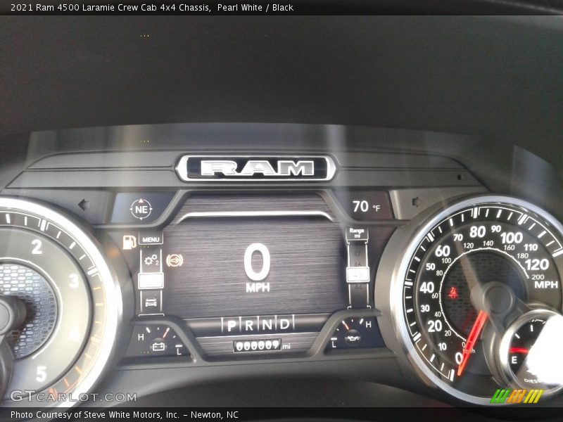 Pearl White / Black 2021 Ram 4500 Laramie Crew Cab 4x4 Chassis