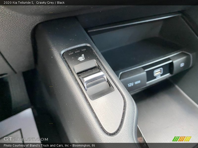 Gravity Grey / Black 2020 Kia Telluride S