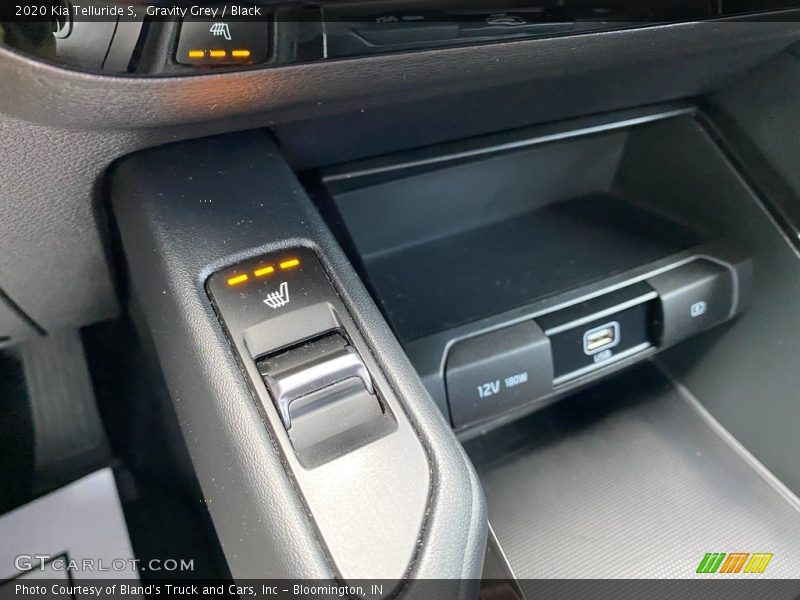Gravity Grey / Black 2020 Kia Telluride S