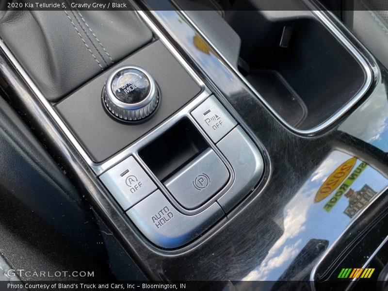Gravity Grey / Black 2020 Kia Telluride S