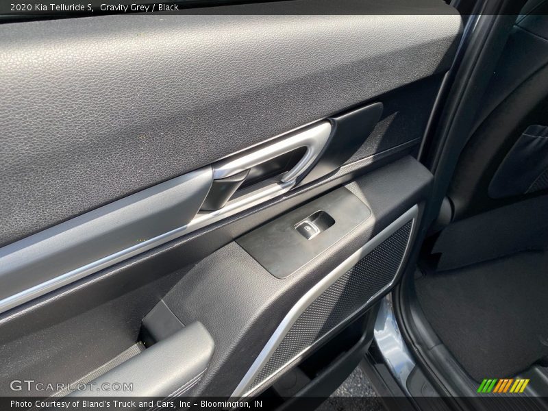 Gravity Grey / Black 2020 Kia Telluride S