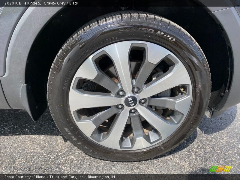 Gravity Grey / Black 2020 Kia Telluride S
