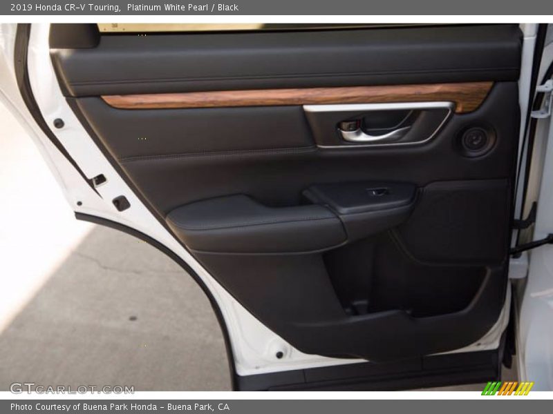 Platinum White Pearl / Black 2019 Honda CR-V Touring