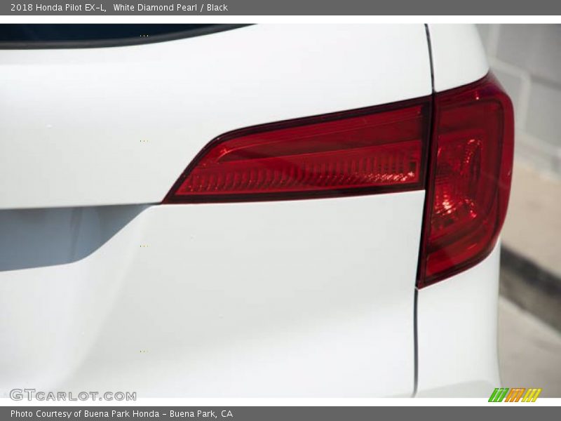 White Diamond Pearl / Black 2018 Honda Pilot EX-L