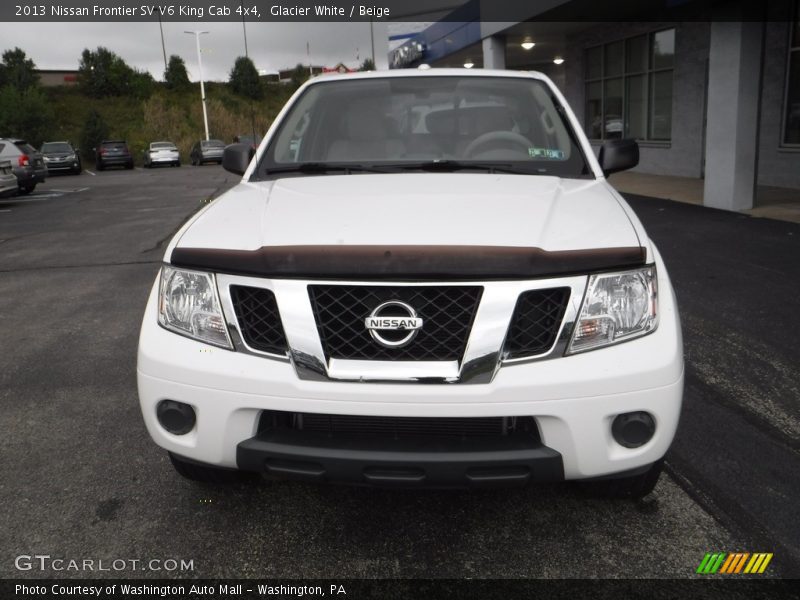 Glacier White / Beige 2013 Nissan Frontier SV V6 King Cab 4x4