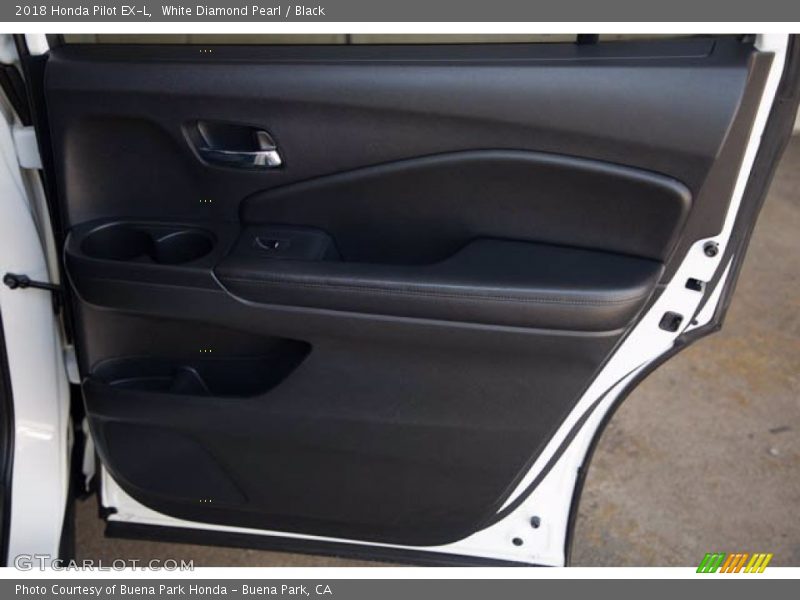 White Diamond Pearl / Black 2018 Honda Pilot EX-L