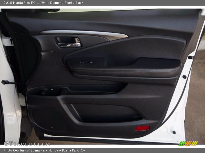 White Diamond Pearl / Black 2018 Honda Pilot EX-L