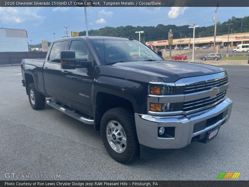 Front 3/4 View of 2016 Silverado 2500HD LT Crew Cab 4x4
