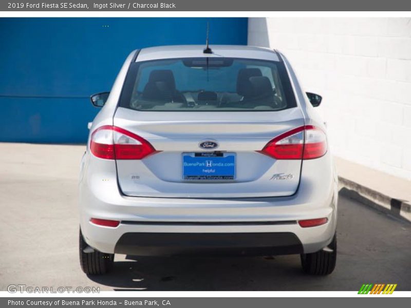 Ingot Silver / Charcoal Black 2019 Ford Fiesta SE Sedan