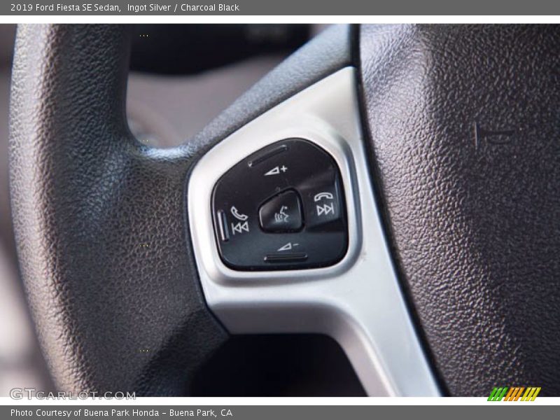 Ingot Silver / Charcoal Black 2019 Ford Fiesta SE Sedan