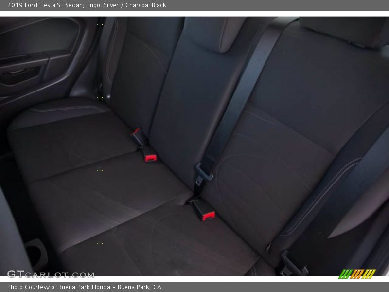 Ingot Silver / Charcoal Black 2019 Ford Fiesta SE Sedan