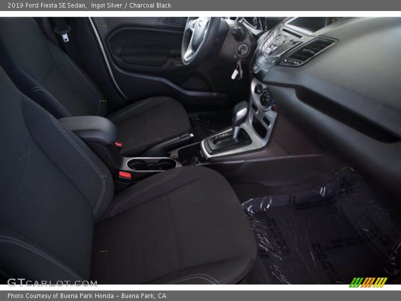 Ingot Silver / Charcoal Black 2019 Ford Fiesta SE Sedan