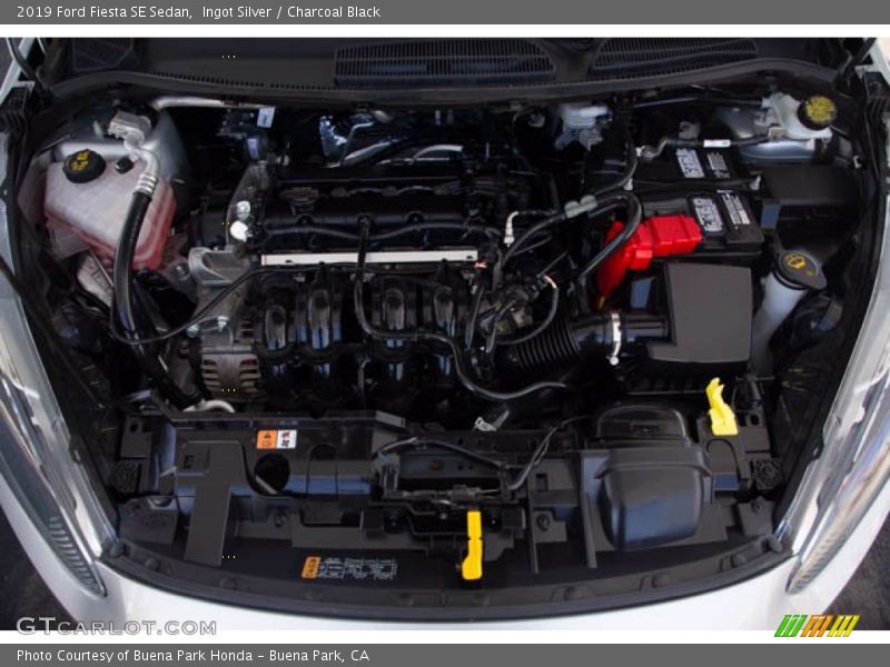 Ingot Silver / Charcoal Black 2019 Ford Fiesta SE Sedan