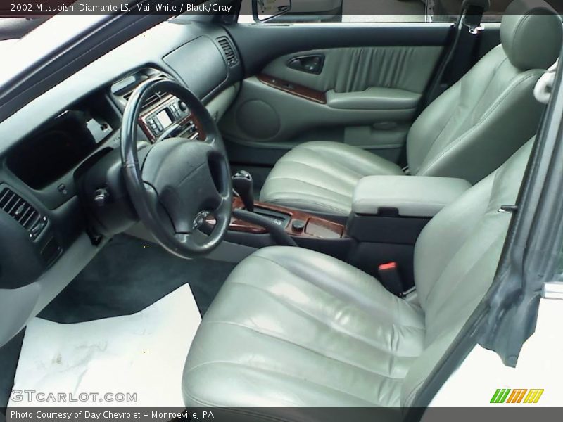 Vail White / Black/Gray 2002 Mitsubishi Diamante LS