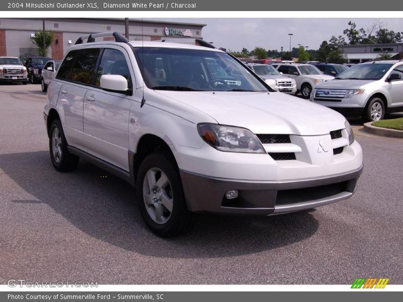 Diamond White Pearl / Charcoal 2004 Mitsubishi Outlander XLS