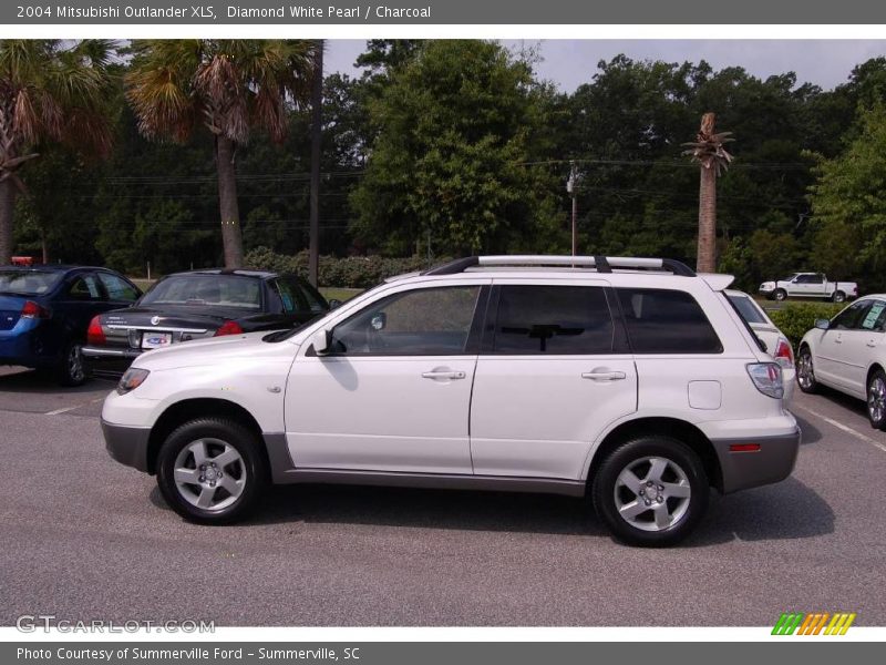 Diamond White Pearl / Charcoal 2004 Mitsubishi Outlander XLS