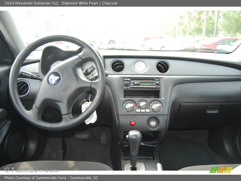 Diamond White Pearl / Charcoal 2004 Mitsubishi Outlander XLS