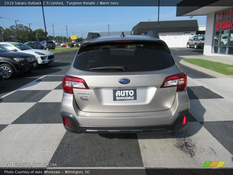 Tungsten Metallic / Warm Ivory 2019 Subaru Outback 2.5i Limited