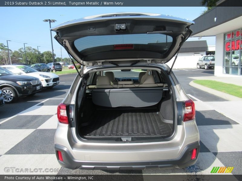 Tungsten Metallic / Warm Ivory 2019 Subaru Outback 2.5i Limited