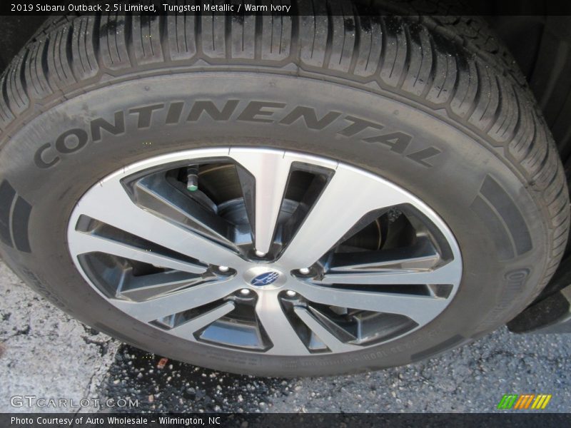 Tungsten Metallic / Warm Ivory 2019 Subaru Outback 2.5i Limited