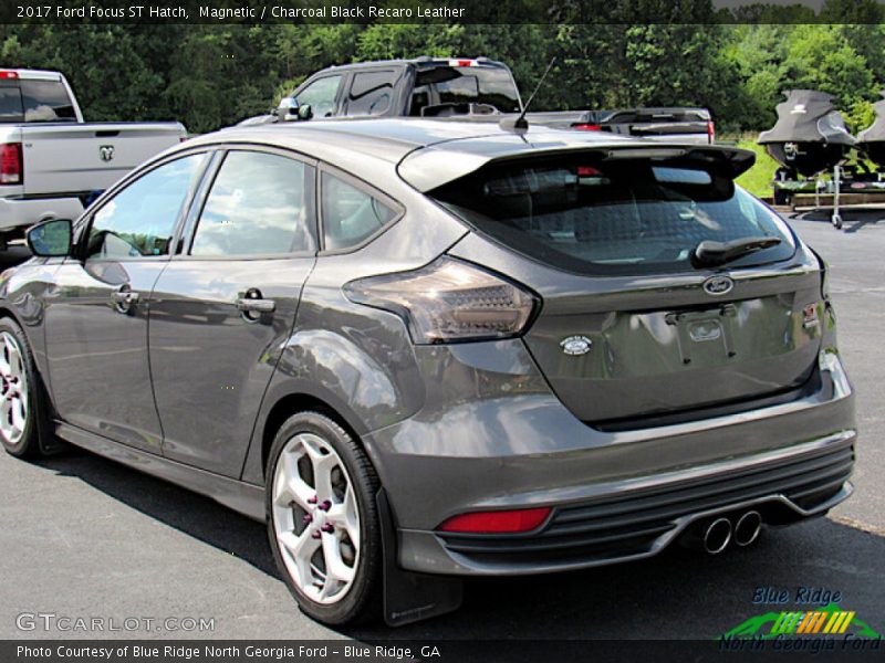 Magnetic / Charcoal Black Recaro Leather 2017 Ford Focus ST Hatch