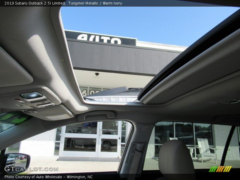 Tungsten Metallic / Warm Ivory 2019 Subaru Outback 2.5i Limited