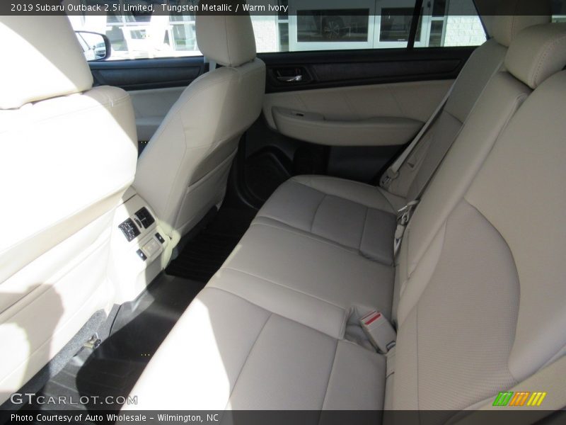 Tungsten Metallic / Warm Ivory 2019 Subaru Outback 2.5i Limited