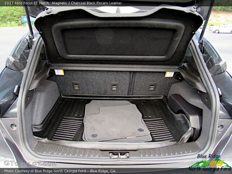 Magnetic / Charcoal Black Recaro Leather 2017 Ford Focus ST Hatch