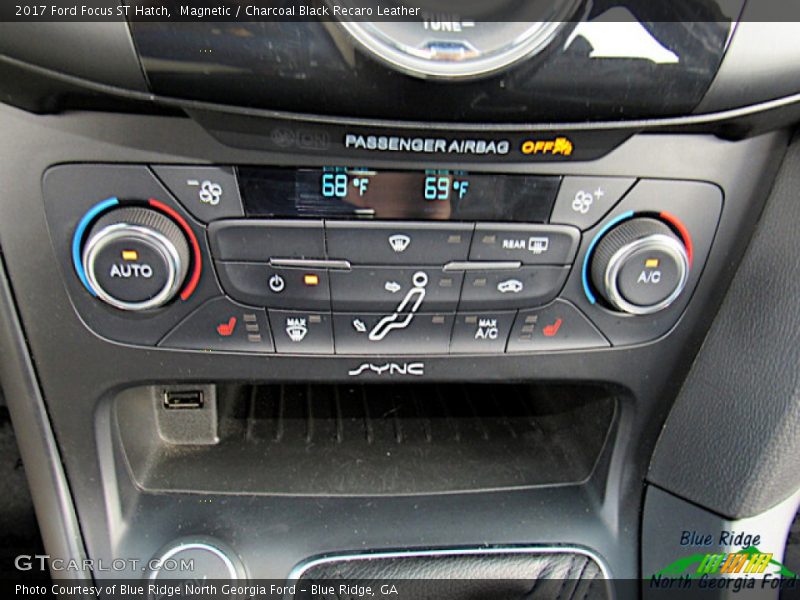 Magnetic / Charcoal Black Recaro Leather 2017 Ford Focus ST Hatch